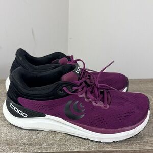 Topo Athletic Ultrafly 4 Athletic Running Sneakers Wine Black Women’s SIZE 10.5